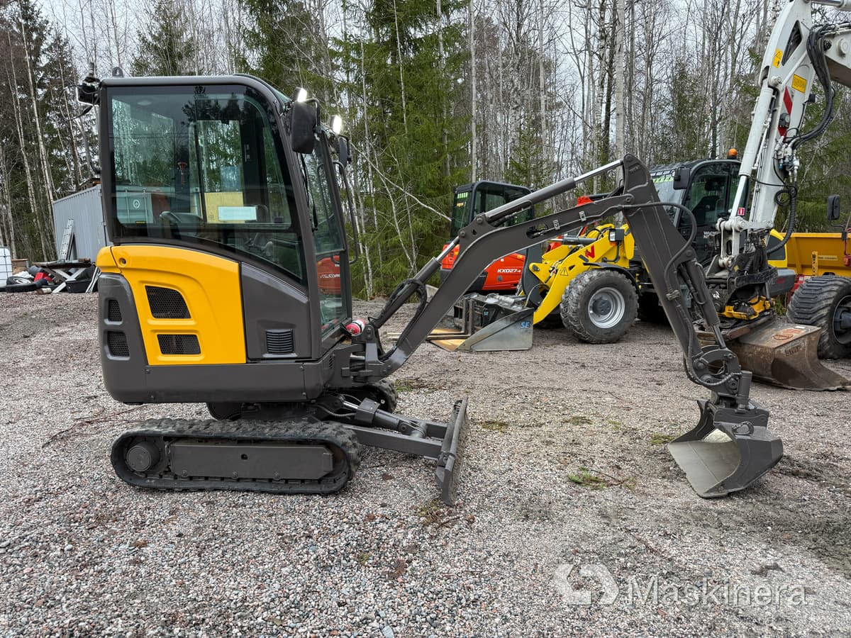 Grävmaskin Volvo EC18C med redskap - Excavadora de cadenas: foto 4 Grävmaskin Volvo EC18C med redskap - Excavadora de cadenas: foto 4