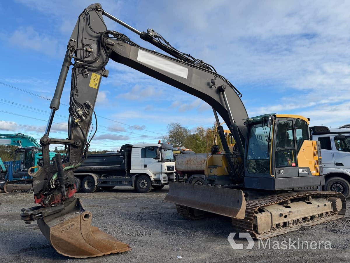 Grävmaskin Vovlo ECR235EL - Excavadora de cadenas: foto 1 Grävmaskin Vovlo ECR235EL - Excavadora de cadenas: foto 1