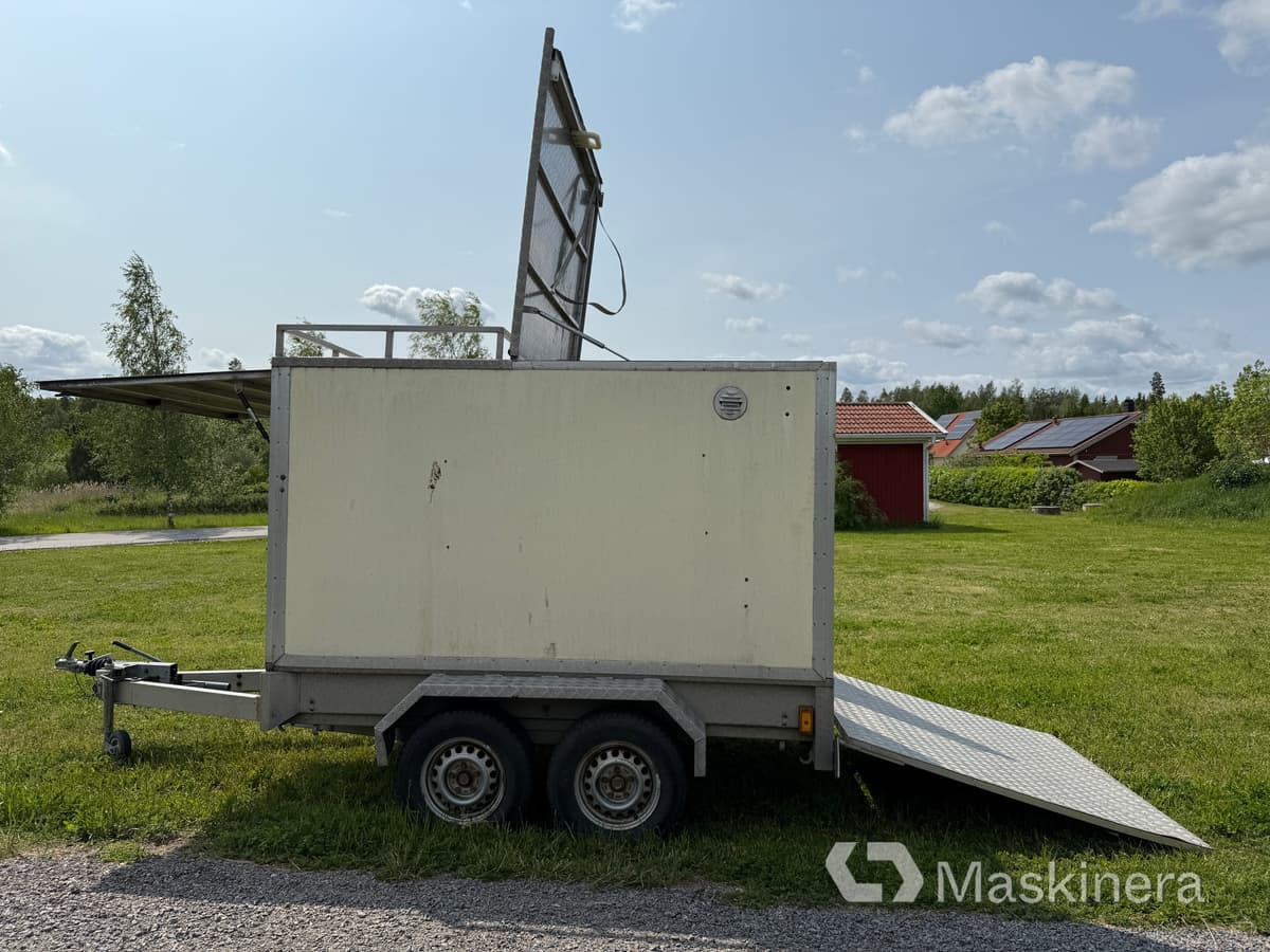 Öppningsbart Alu. kåpvagn, Bil & Plåtsläp 1700 - Remolque caja cerrada: foto 4 Öppningsbart Alu. kåpvagn, Bil & Plåtsläp 1700 - Remolque caja cerrada: foto 4