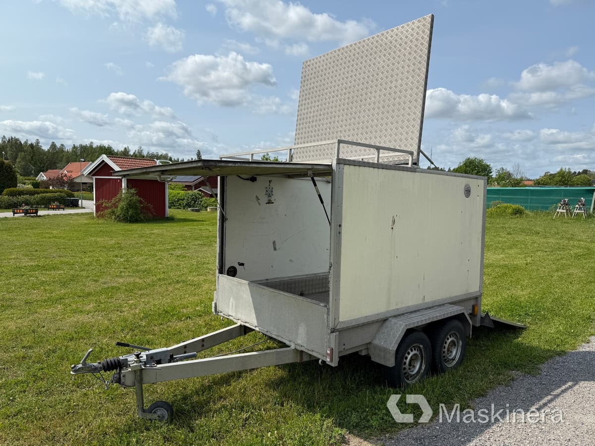Öppningsbart Alu. kåpvagn, Bil & Plåtsläp 1700 - Remolque caja cerrada: foto 5 Öppningsbart Alu. kåpvagn, Bil & Plåtsläp 1700 - Remolque caja cerrada: foto 5