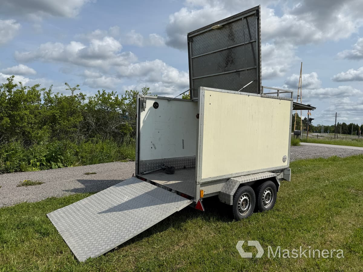 Öppningsbart Alu. kåpvagn, Bil & Plåtsläp 1700 - Remolque caja cerrada: foto 1 Öppningsbart Alu. kåpvagn, Bil & Plåtsläp 1700 - Remolque caja cerrada: foto 1
