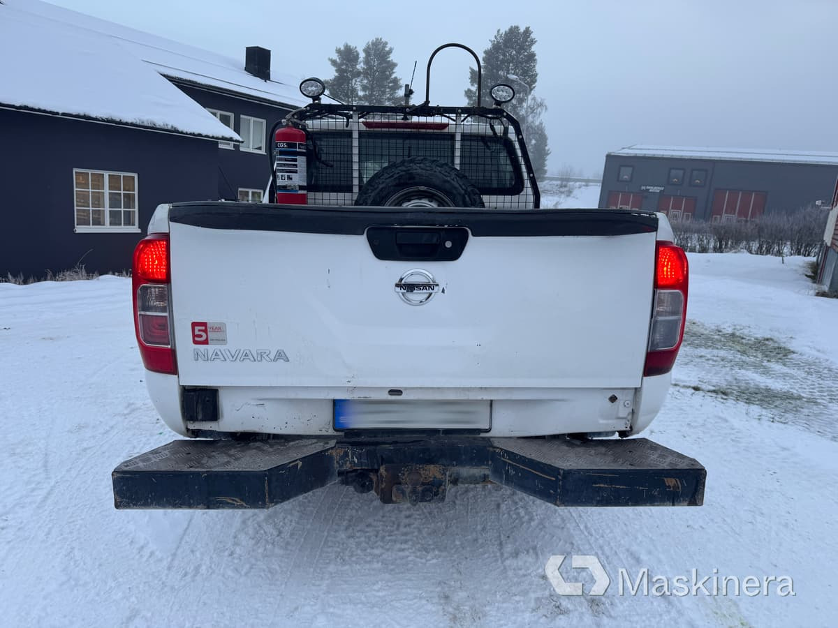 Pickup Nissan Navara med dubbelhytt - Furgoneta pequeña: foto 4 Pickup Nissan Navara med dubbelhytt - Furgoneta pequeña: foto 4