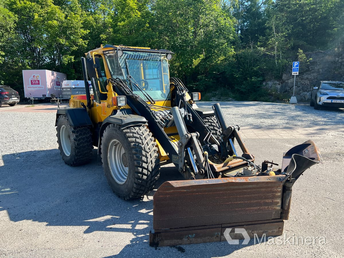 Redskapsbärare Wille 655 med vikplog - Cargadora de ruedas: foto 3 Redskapsbärare Wille 655 med vikplog - Cargadora de ruedas: foto 3