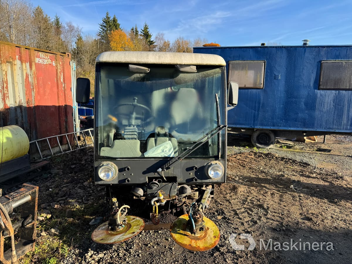 Sopmaskin Johnston Compact 142A 101T (Rep. objekt) - Barredora vial: foto 2 Sopmaskin Johnston Compact 142A 101T (Rep. objekt) - Barredora vial: foto 2