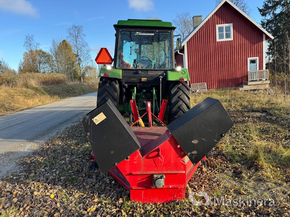 Traktor John Deere 3040 Mfwd med tillbehör - Tractor: foto 4 Traktor John Deere 3040 Mfwd med tillbehör - Tractor: foto 4