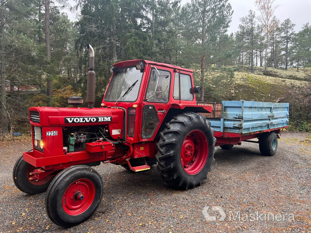 Traktor Volvo BM 650 + Tippkärra - Tractor: foto 1 Traktor Volvo BM 650 + Tippkärra - Tractor: foto 1