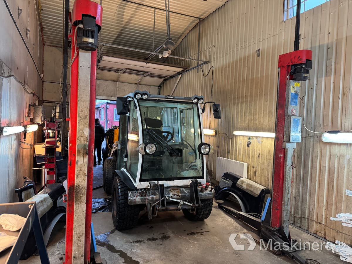 Tvåpelarlyft Intertech A/S HH231 - Maquinaria de automoción: foto 2 Tvåpelarlyft Intertech A/S HH231 - Maquinaria de automoción: foto 2