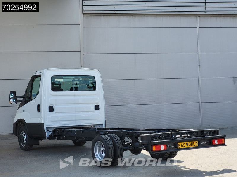 Iveco Daily 35C18 Chassis Cabine Automaat 410WB Airco Cruise Navi LED Euro6 Fahrgestell Chassis 22m3 Cruise control - Furgoneta: foto 2 Iveco Daily 35C18 Chassis Cabine Automaat 410WB Airco Cruise Navi LED Euro6 Fahrgestell Chassis 22m3 Cruise control - Furgoneta: foto 2