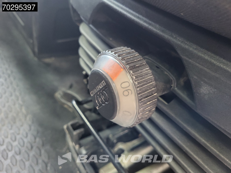 Arrendamiento de Iveco Daily 35C14 Kipper met Kist 3500kg trekhaak Airco Cruise Benne Tipper Kieper 2m3 Airco Trekhaak Cruise control Iveco Daily 35C14 Kipper met Kist 3500kg trekhaak Airco Cruise Benne Tipper Kieper 2m3 Airco Trekhaak Cruise control: foto 20