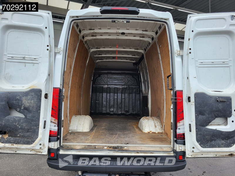Iveco Daily 35C15 3,0L Dubbellucht L2H2 3,5t Trekhaak Navi Airco Cruise Camera L2 12m3 Airco Trekhaak Cruise control - Furgón: foto 3 Iveco Daily 35C15 3,0L Dubbellucht L2H2 3,5t Trekhaak Navi Airco Cruise Camera L2 12m3 Airco Trekhaak Cruise control - Furgón: foto 3