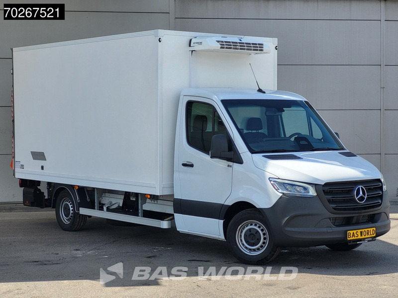 Mercedes-Benz Sprinter 317 CDI Koelwagen Vriezer Laadklep Thermo King V-200 MAX 230V Stekker LED Airco 10inch MBUX CarPlay Euro6 Koel Koeler Kühl Kühle - Furgoneta frigorifica: foto 5 Mercedes-Benz Sprinter 317 CDI Koelwagen Vriezer Laadklep Thermo King V-200 MAX 230V Stekker LED Airco 10inch MBUX CarPlay Euro6 Koel Koeler Kühl Kühle - Furgoneta frigorifica: foto 5