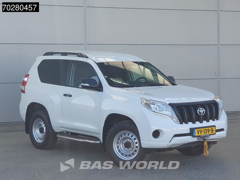 Toyota Land Cruiser 2.8 D-4D 177 PK Euro6 3DRS VAN 3.5t trekhaak Warn Lier Airco PDC 2m3 Airco Trekhaak - Furgoneta pequeña: foto 3 Toyota Land Cruiser 2.8 D-4D 177 PK Euro6 3DRS VAN 3.5t trekhaak Warn Lier Airco PDC 2m3 Airco Trekhaak - Furgoneta pequeña: foto 3