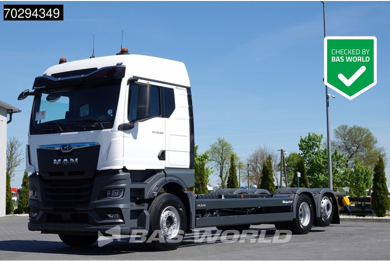 MAN TGX 26.520 TGX 6X2 Lift-Steering Axle Euro 6 - Camión chasis: foto 1 MAN TGX 26.520 TGX 6X2 Lift-Steering Axle Euro 6 - Camión chasis: foto 1