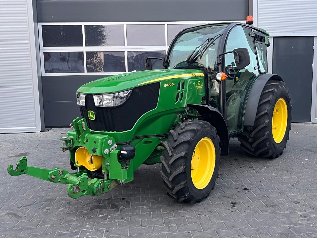John Deere 5090 GL - Tractor: foto 1 John Deere 5090 GL - Tractor: foto 1
