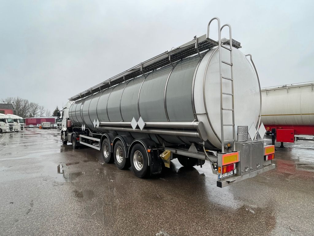 Lag BURG Holvrieka - Semirremolque cisterna: foto 1 Lag BURG Holvrieka - Semirremolque cisterna: foto 1
