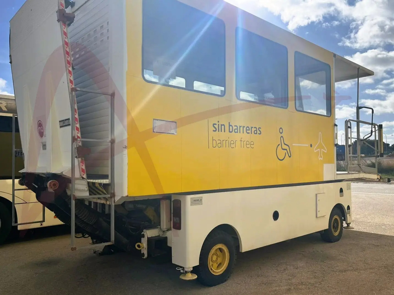 AEROFABRIL 6C-4M-ALT.6 - Ambulift: foto 3 AEROFABRIL 6C-4M-ALT.6 - Ambulift: foto 3