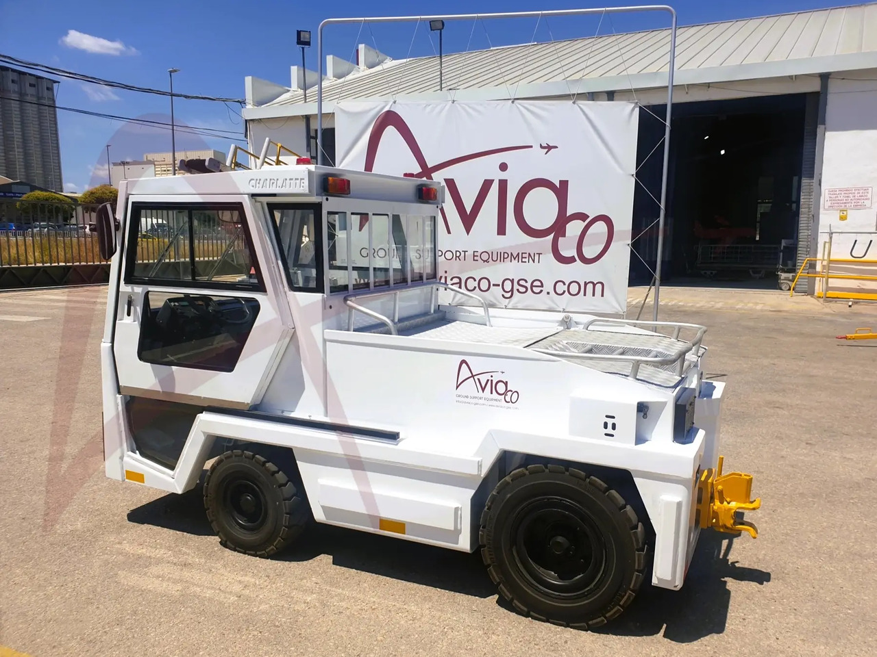 CHARLATTE T135 AC - Tractor de equipaje: foto 2 CHARLATTE T135 AC - Tractor de equipaje: foto 2