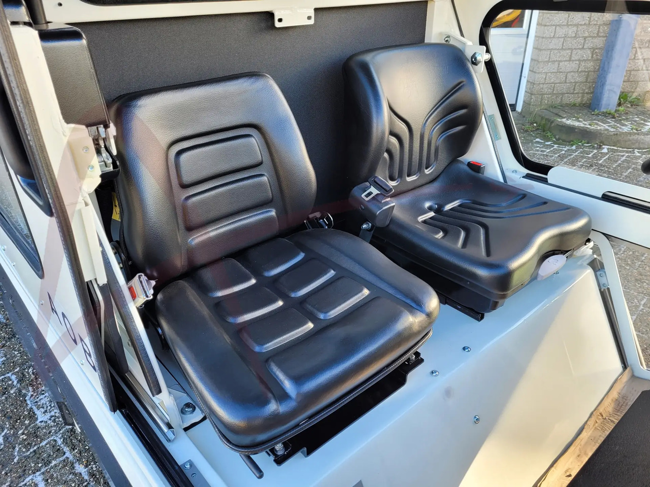 CHARLATTE T135 EVO - Tractor de equipaje: foto 2 CHARLATTE T135 EVO - Tractor de equipaje: foto 2