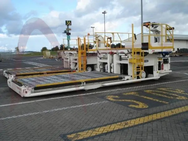 JBT AEROTECH COMMANDER 15iW - Cargadora de contenedores/ Palets: foto 3 JBT AEROTECH COMMANDER 15iW - Cargadora de contenedores/ Palets: foto 3