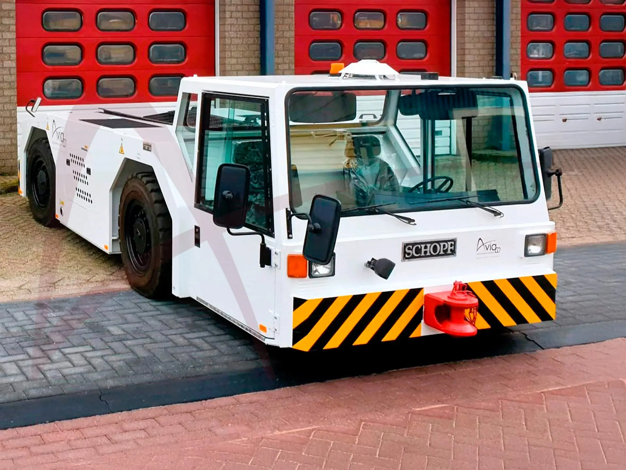 SCHOPF F110 - Remolcador de aviones: foto 1 SCHOPF F110 - Remolcador de aviones: foto 1