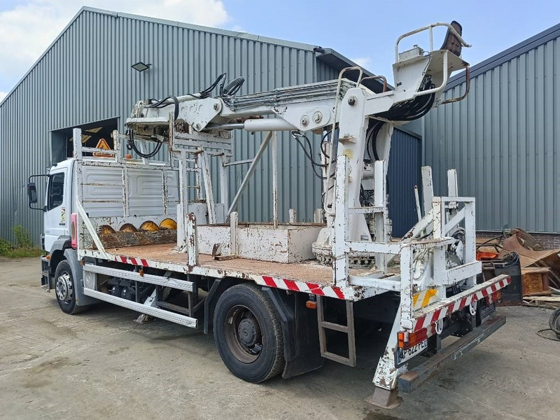Mercedes-Benz atego risa camgrue 9501 drill boor airco incl rod - Perforadora: foto 4 Mercedes-Benz atego risa camgrue 9501 drill boor airco incl rod - Perforadora: foto 4