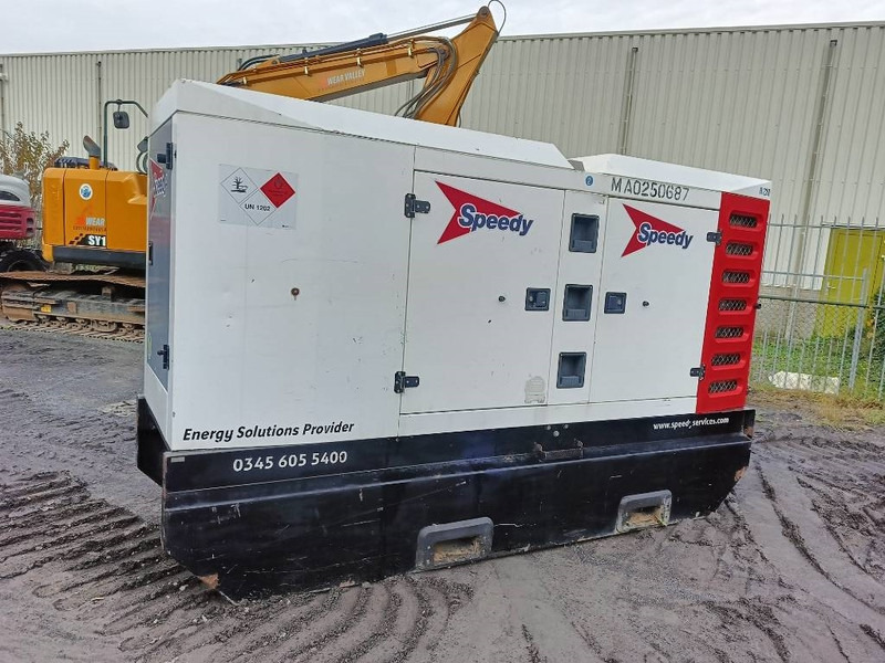 SDMO R220 C3 220 kva generator john deere 318A - Generador industriale: foto 3 SDMO R220 C3 220 kva generator john deere 318A - Generador industriale: foto 3