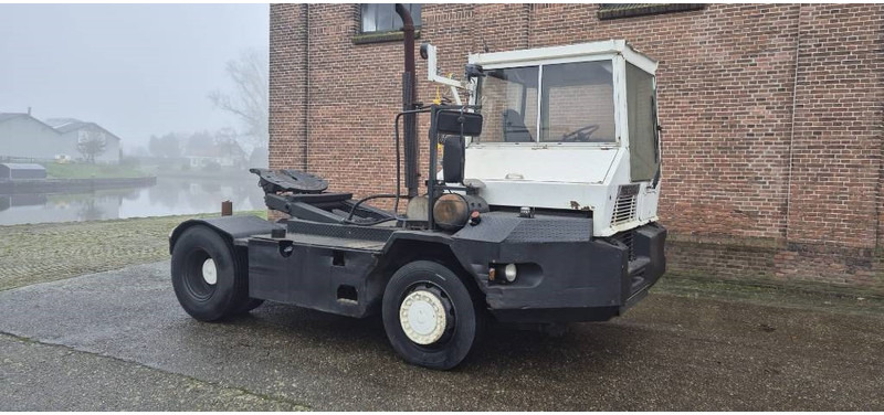 Terberg trt89 4x4 terminal trekker tractor port truck - Tractor industrial: foto 1 Terberg trt89 4x4 terminal trekker tractor port truck - Tractor industrial: foto 1