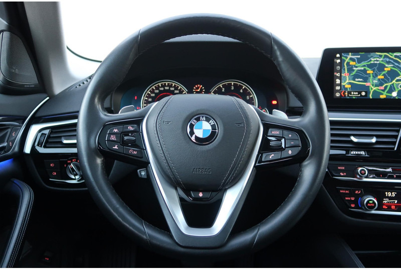 Arrendamiento de BMW 5 Serie 520i High Executive SCHUIFDAK/ NAPPA-LEDER/ ACC/ HEAD-UP/ H&K / ETC. BMW 5 Serie 520i High Executive SCHUIFDAK/ NAPPA-LEDER/ ACC/ HEAD-UP/ H&K / ETC.: foto 10 Arrendamiento de BMW 5 Serie 520i High Executive SCHUIFDAK/ NAPPA-LEDER/ ACC/ HEAD-UP/ H&K / ETC. BMW 5 Serie 520i High Executive SCHUIFDAK/ NAPPA-LEDER/ ACC/ HEAD-UP/ H&K / ETC.: foto 10