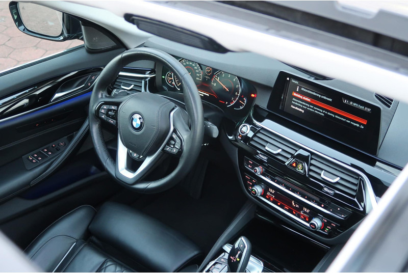 BMW 5 Serie 520i High Executive SCHUIFDAK/ NAPPA-LEDER/ ACC/ HEAD-UP/ H&K / ETC. - Berlina: foto 5 BMW 5 Serie 520i High Executive SCHUIFDAK/ NAPPA-LEDER/ ACC/ HEAD-UP/ H&K / ETC. - Berlina: foto 5