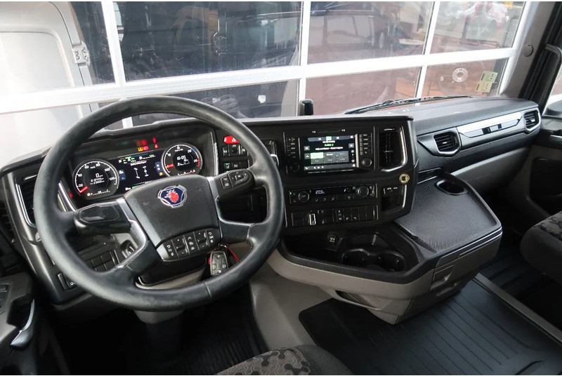 Scania R450 NGS 4X2/ RETARDER/ ACC/ DIFF LOCK/ EURO 6 - Cabeza tractora: foto 2 Scania R450 NGS 4X2/ RETARDER/ ACC/ DIFF LOCK/ EURO 6 - Cabeza tractora: foto 2
