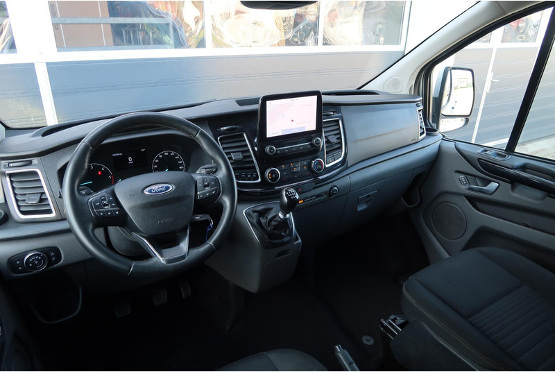 Foto del interior 4: Arrendamiento de Ford Transit Custom 300 2.0 TDCI L1H1 Limited DC AUT/ LED/ CAMERA/ 2X DEUR/ CRUISE/ AIRCO/ TREKHAAK Ford Transit Custom 300 2.0 TDCI L1H1 Limited DC AUT/ LED/ CAMERA/ 2X DEUR/ CRUISE/ AIRCO/ TREKHAAK Foto del interior 4: Arrendamiento de Ford Transit Custom 300 2.0 TDCI L1H1 Limited DC AUT/ LED/ CAMERA/ 2X DEUR/ CRUISE/ AIRCO/ TREKHAAK Ford Transit Custom 300 2.0 TDCI L1H1 Limited DC AUT/ LED/ CAMERA/ 2X DEUR/ CRUISE/ AIRCO/ TREKHAAK