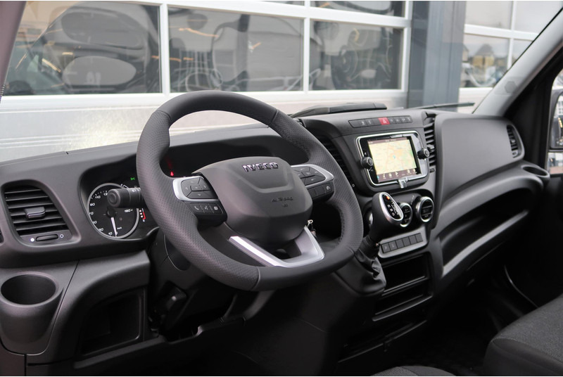 Iveco Daily 35S18HV 3.0 L2H2 AUT/ 2X SCHUIFDEUR/ CAMERA/ LED/ CRUISE/ CLIMA/ NAVI - Furgón: foto 2 Iveco Daily 35S18HV 3.0 L2H2 AUT/ 2X SCHUIFDEUR/ CAMERA/ LED/ CRUISE/ CLIMA/ NAVI - Furgón: foto 2
