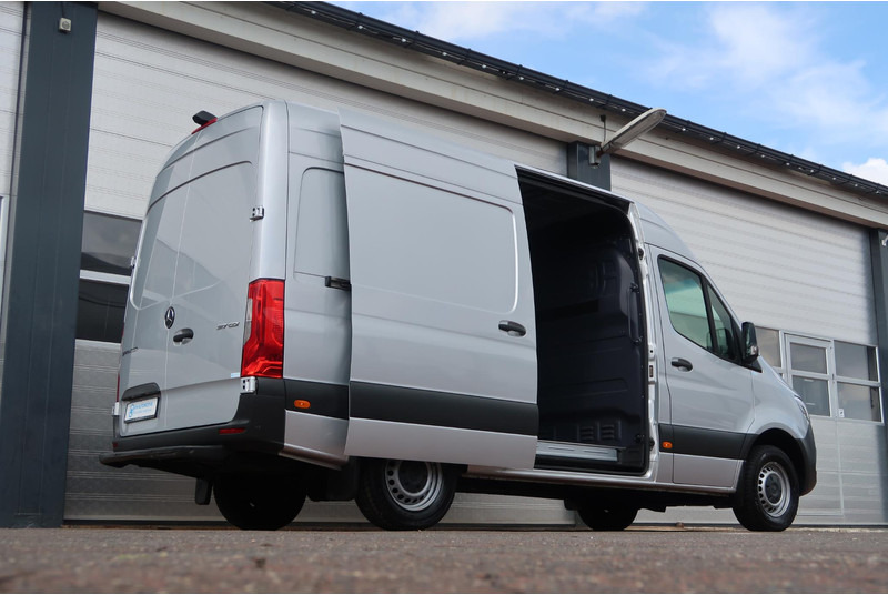 Mercedes-Benz Sprinter 317 CDI L2H2 AUT/ CAMERA/ LED/ CRUISE/ CLIMA/ MBUX - Furgón: foto 4 Mercedes-Benz Sprinter 317 CDI L2H2 AUT/ CAMERA/ LED/ CRUISE/ CLIMA/ MBUX - Furgón: foto 4