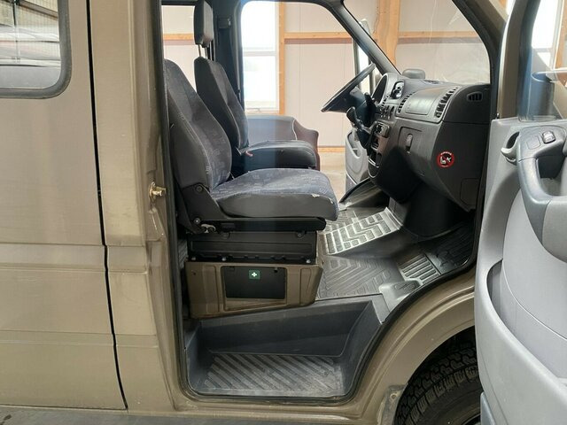 MERCEDES-BENZ Sprinter 313 CDI Doka 4x4 Allrad 1.Hand... - Furgoneta con lona, Furgoneta combi: foto 5 MERCEDES-BENZ Sprinter 313 CDI Doka 4x4 Allrad 1.Hand... - Furgoneta con lona, Furgoneta combi: foto 5