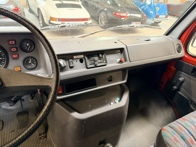 MERCEDES-BENZ T1 310 Bremer Doka perfekt!... - Furgoneta caja cerrada, Vehículo municipal: foto 5 MERCEDES-BENZ T1 310 Bremer Doka perfekt!... - Furgoneta caja cerrada, Vehículo municipal: foto 5