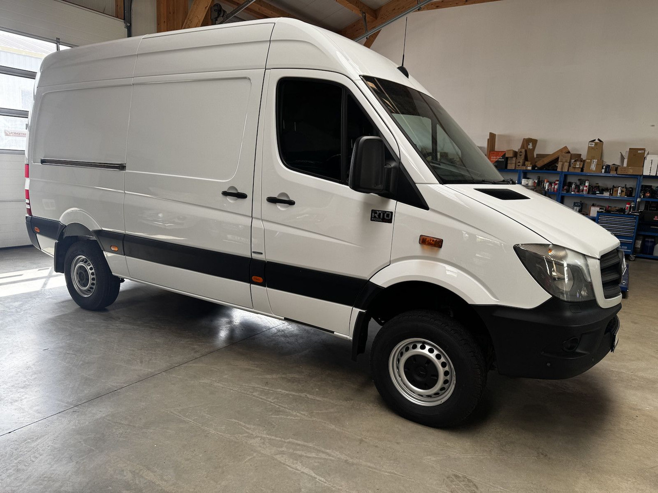 Mercedes-Benz Sprinter 319 CDI 4x4 3.0 V6 Untersetzung 1a! - Cámper: foto 4 Mercedes-Benz Sprinter 319 CDI 4x4 3.0 V6 Untersetzung 1a! - Cámper: foto 4
