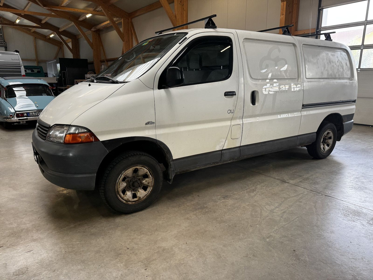 Toyota HiAce 2.5TD D4-D Kasten lang 4WD 4x4 - Furgón: foto 1 Toyota HiAce 2.5TD D4-D Kasten lang 4WD 4x4 - Furgón: foto 1