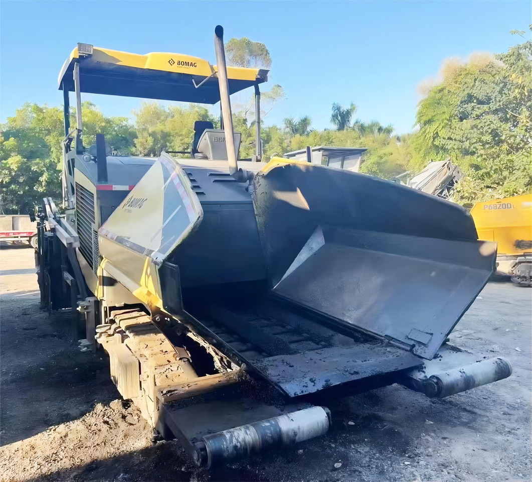 BOMAG BF800C Asphalt Paver Machine Used Asphalt Paver - Pavimentadora de asfalto: foto 2 BOMAG BF800C Asphalt Paver Machine Used Asphalt Paver - Pavimentadora de asfalto: foto 2
