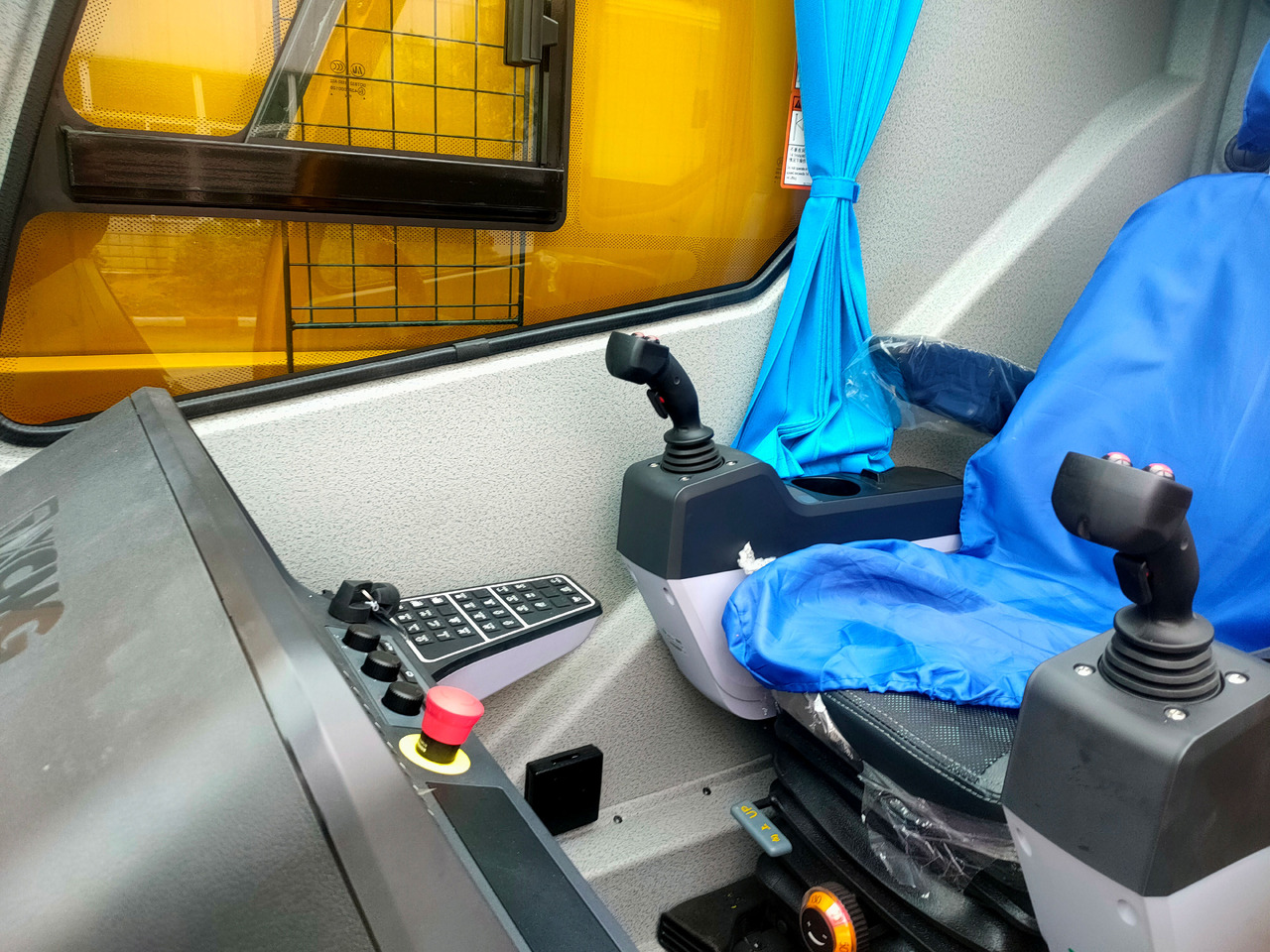 XCMG Factory Hydraulic Crane Telescopic Boom XCT100L7_1 Used 100 Ton Truck Crane For Sale - Autogrúa: foto 5 XCMG Factory Hydraulic Crane Telescopic Boom XCT100L7_1 Used 100 Ton Truck Crane For Sale - Autogrúa: foto 5