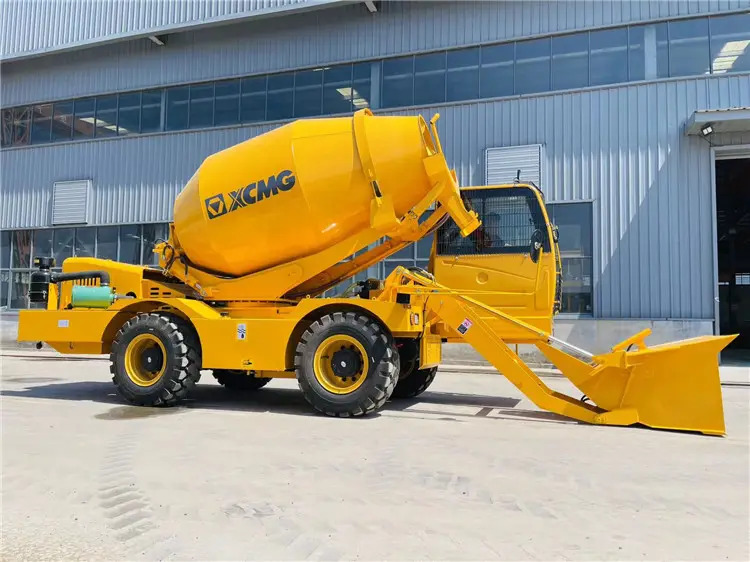 XCMG Official 4 cubic meters Self Loading Rough Terrain Concrete Mixers for Sale - Camión hormigonera: foto 4 XCMG Official 4 cubic meters Self Loading Rough Terrain Concrete Mixers for Sale - Camión hormigonera: foto 4