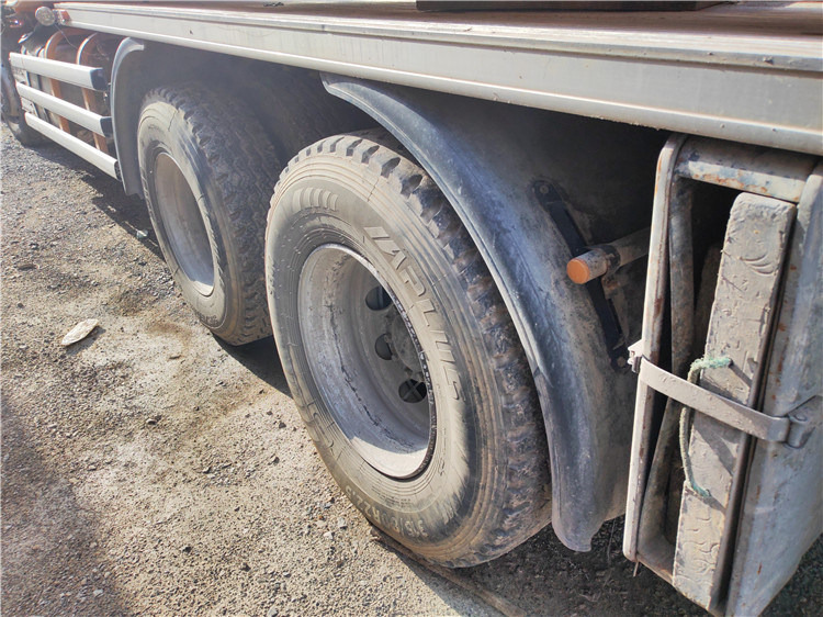 XCMG Official Hb60K 2016 Year Used 56m Truck-Mounted Concrete Pump Truck for Sale - Camión bomba de hormigón: foto 5 XCMG Official Hb60K 2016 Year Used 56m Truck-Mounted Concrete Pump Truck for Sale - Camión bomba de hormigón: foto 5