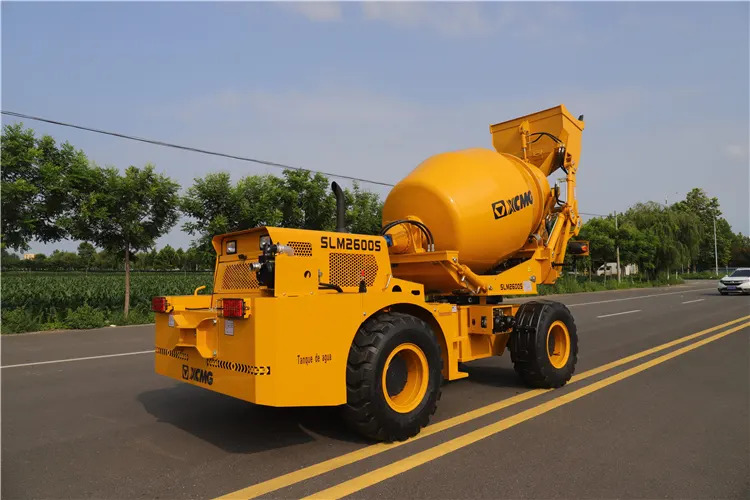 XCMG Official SLM2600S 2.6 Cubic Meters Diesel Engine Power Self Propelled Concrete Mixers for Sale - Camión hormigonera: foto 4 XCMG Official SLM2600S 2.6 Cubic Meters Diesel Engine Power Self Propelled Concrete Mixers for Sale - Camión hormigonera: foto 4