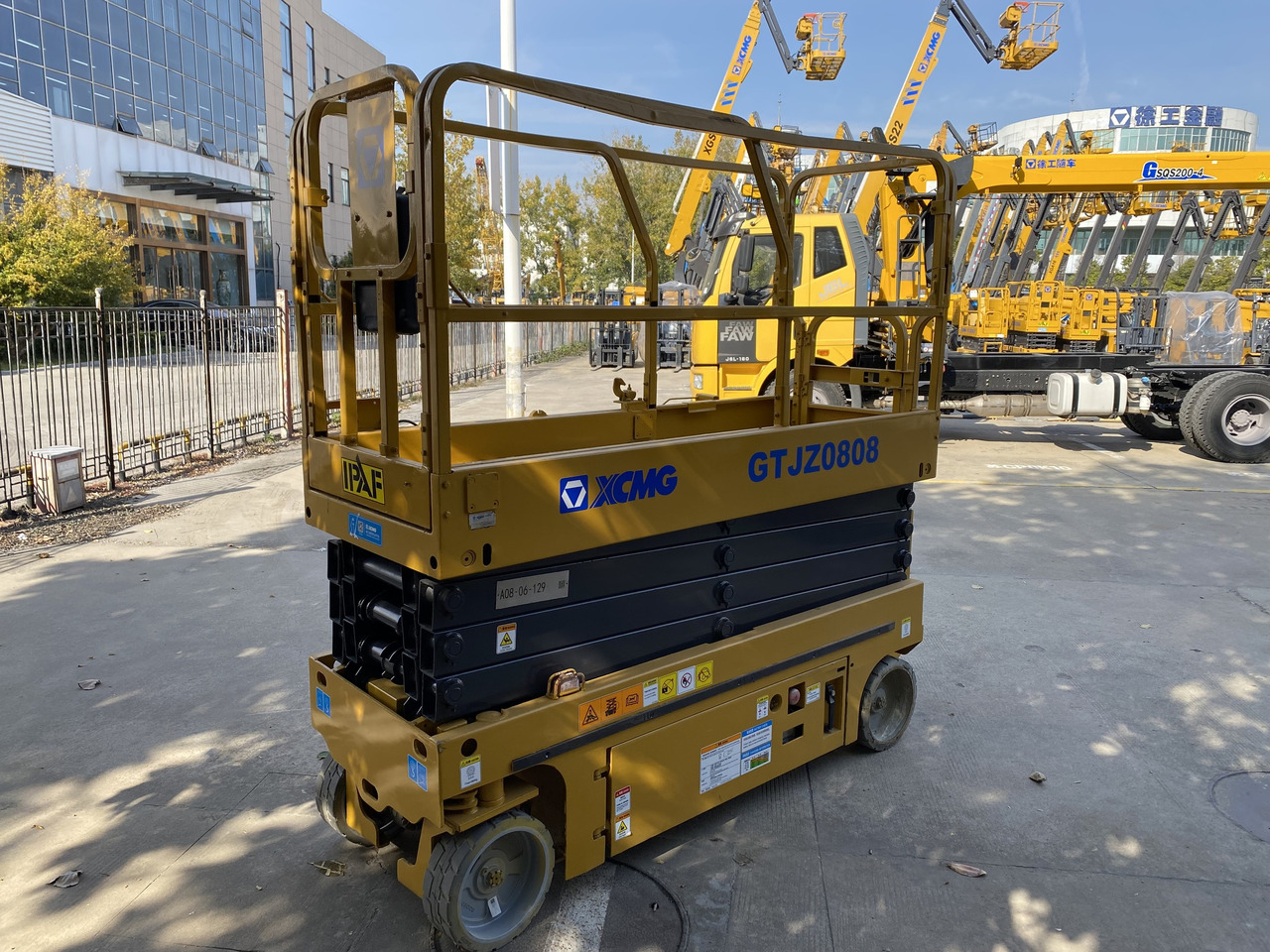 XCMG Official Used Aerial Work Platform Lift GTJZ0808 8m Hydraulic Scissor Lift Price - Plataforma de tijeras: foto 4 XCMG Official Used Aerial Work Platform Lift GTJZ0808 8m Hydraulic Scissor Lift Price - Plataforma de tijeras: foto 4