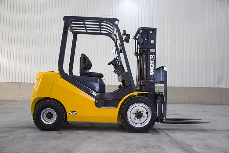 XCMG XCB30 3 ton hydraulic Fork Lift Truck Forklift With Attachments - Carretilla todo terreno: foto 4 XCMG XCB30 3 ton hydraulic Fork Lift Truck Forklift With Attachments - Carretilla todo terreno: foto 4