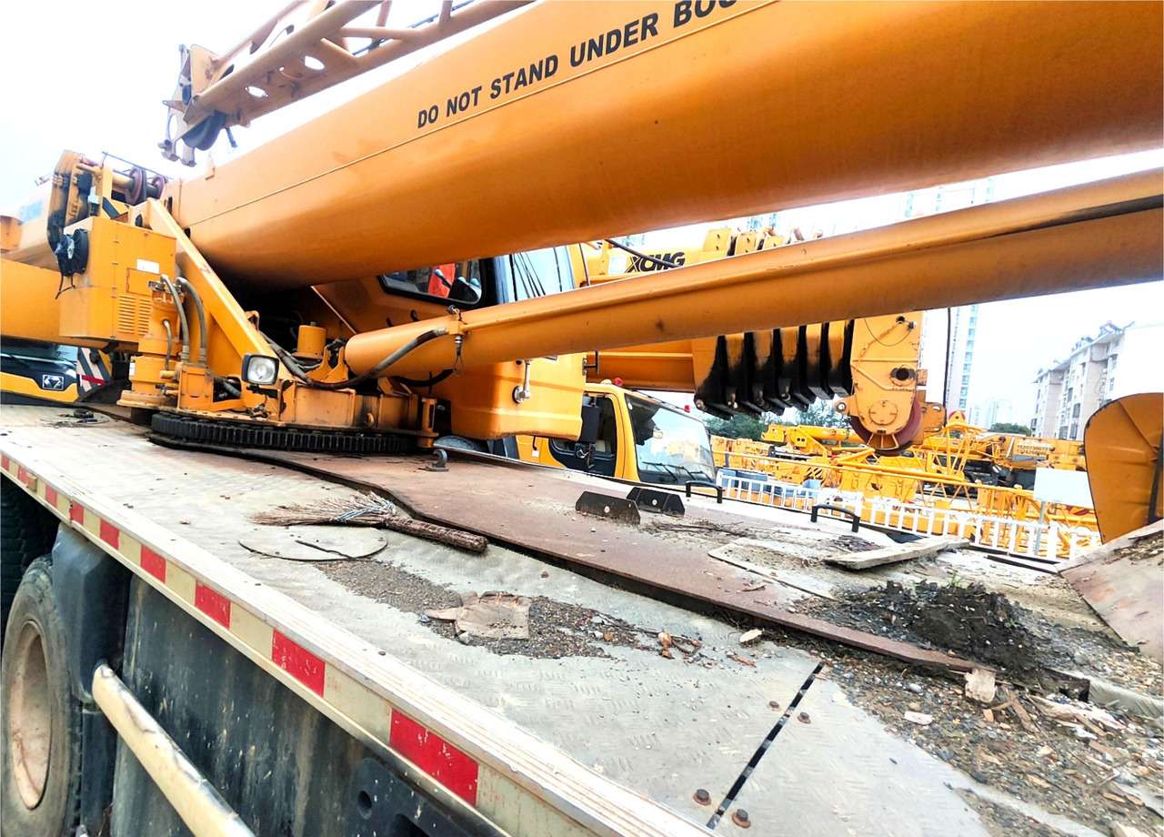 XCMG XCT20L5 20ton used 5-section mobile hydraulic truck crane price - Autogrúa: foto 2 XCMG XCT20L5 20ton used 5-section mobile hydraulic truck crane price - Autogrúa: foto 2