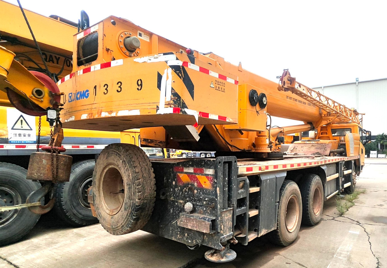 XCMG XCT20L5 20ton used 5-section mobile hydraulic truck crane price - Autogrúa: foto 5 XCMG XCT20L5 20ton used 5-section mobile hydraulic truck crane price - Autogrúa: foto 5