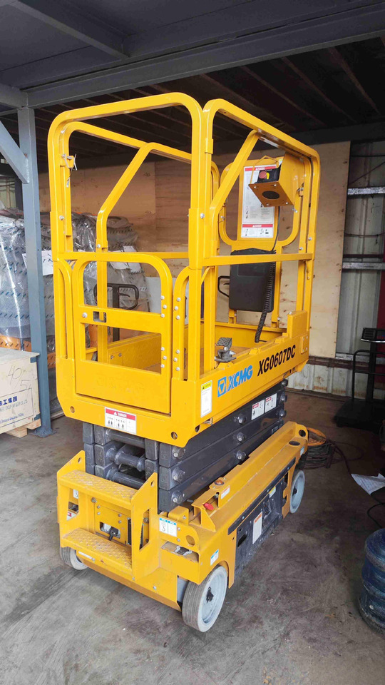 XCMG XG0607DC 6m diesel wheeled scissor lift for sale - Plataforma de tijeras: foto 4 XCMG XG0607DC 6m diesel wheeled scissor lift for sale - Plataforma de tijeras: foto 4