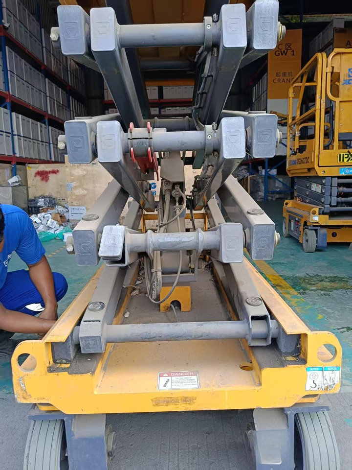 XCMG XG0607DC 6m hydraulic mobile scissor lift price - Plataforma de tijeras: foto 5 XCMG XG0607DC 6m hydraulic mobile scissor lift price - Plataforma de tijeras: foto 5