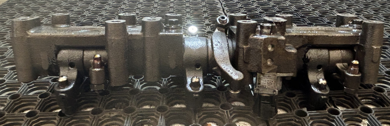 DAF VALVE LEVER ARMS KEYBOARD MX XF 480 - Válvula: foto 3 DAF VALVE LEVER ARMS KEYBOARD MX XF 480 - Válvula: foto 3