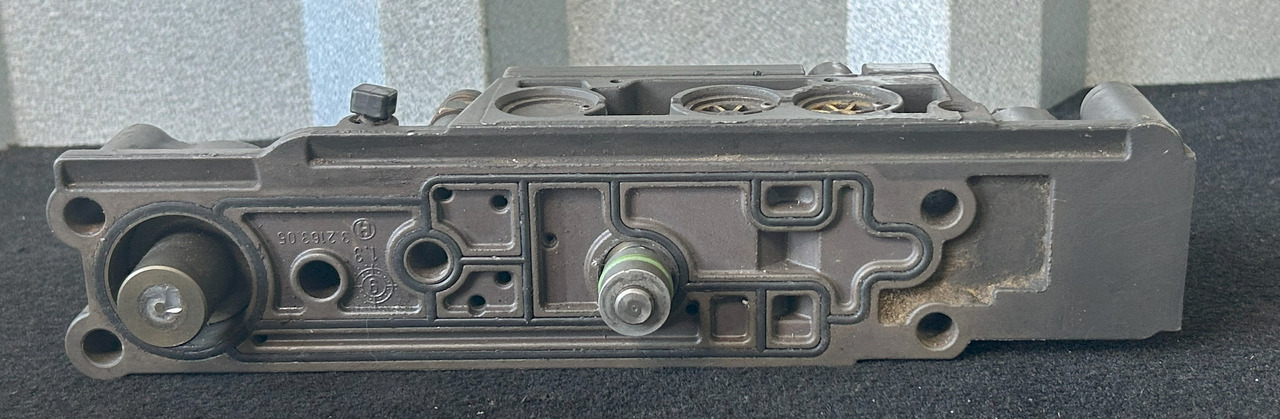 DAF XF 105 MECHATRONIC VALVE - Caja de cambios y piezas: foto 2 DAF XF 105 MECHATRONIC VALVE - Caja de cambios y piezas: foto 2